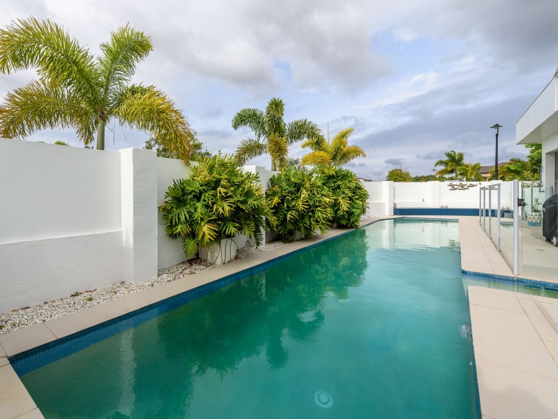 1 Trieste Court, Coombabah QLD 4216