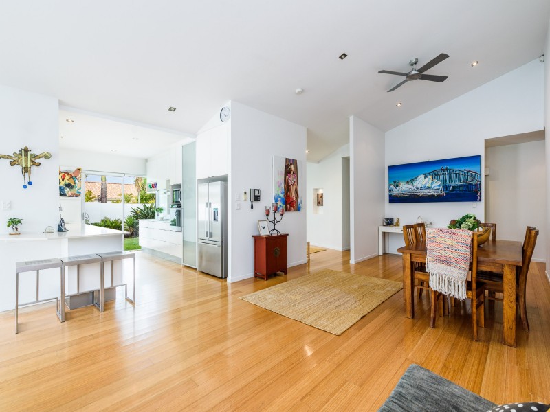 1 Trieste Court, Coombabah QLD 4216