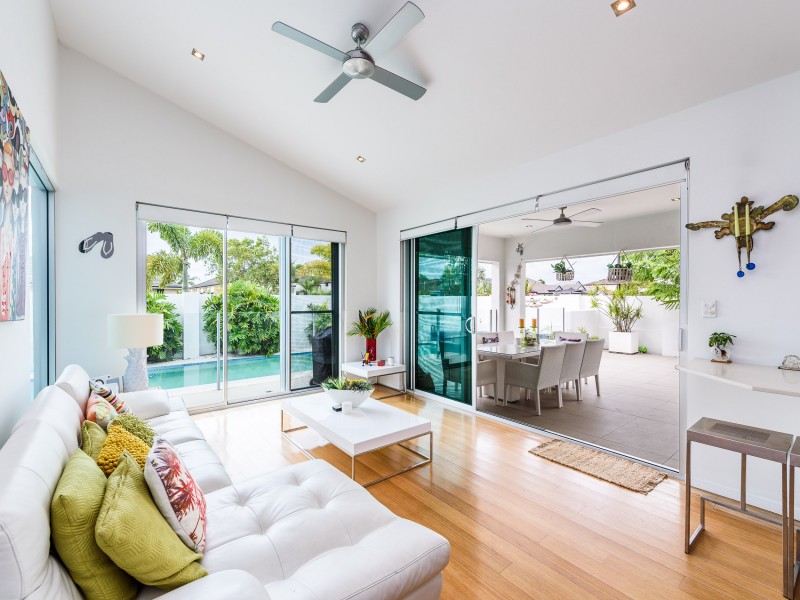 1 Trieste Court, Coombabah QLD 4216