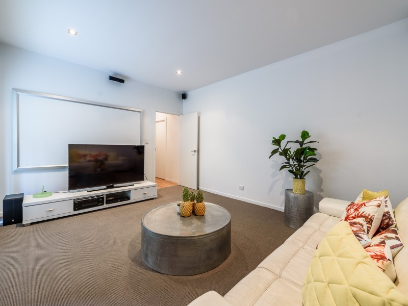 1 Trieste Court, Coombabah QLD 4216