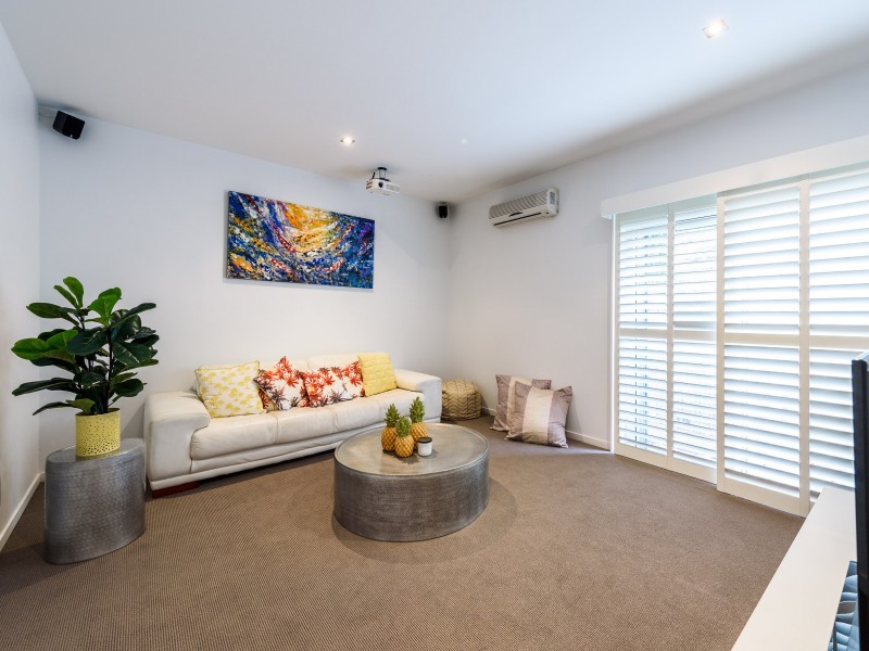 1 Trieste Court, Coombabah QLD 4216