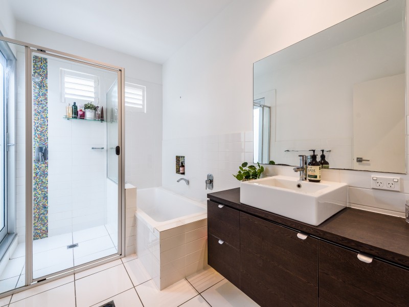 1 Trieste Court, Coombabah QLD 4216