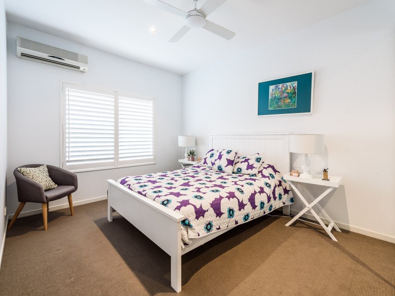 1 Trieste Court, Coombabah QLD 4216