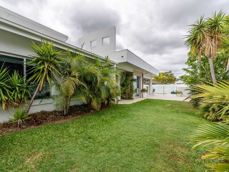 1 Trieste Court, Coombabah QLD 4216