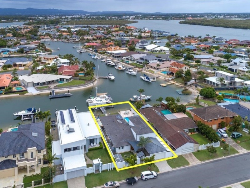 30 Lindsay Parade, Paradise Point QLD 4216