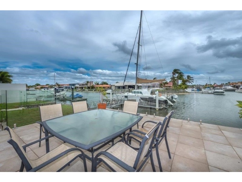 30 Lindsay Parade, Paradise Point QLD 4216