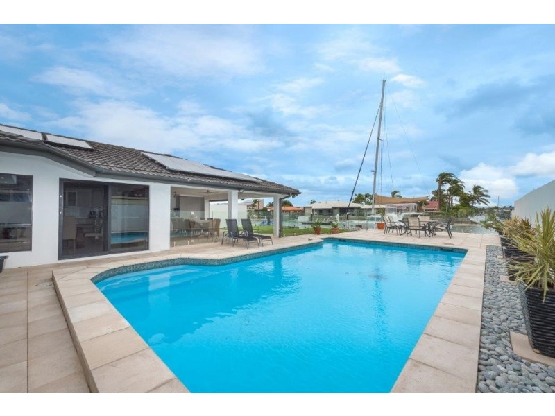 30 Lindsay Parade, Paradise Point QLD 4216