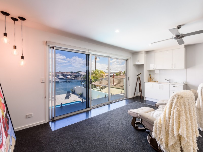 30 Lindsay Parade, Paradise Point QLD 4216