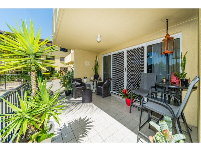 6/65 Bayview Street, Runaway Bay QLD 4216
