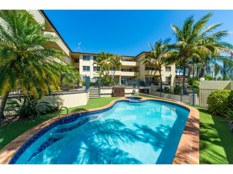 6/65 Bayview Street, Runaway Bay QLD 4216