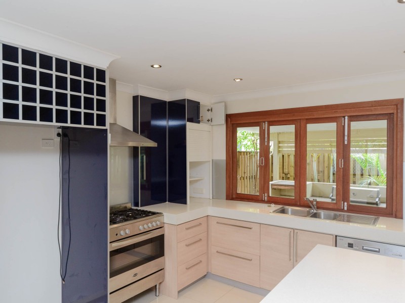 5 Augusta Court, Coombabah QLD 4216