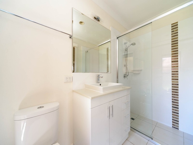 1 Pro Hart Place, Coombabah QLD 4216