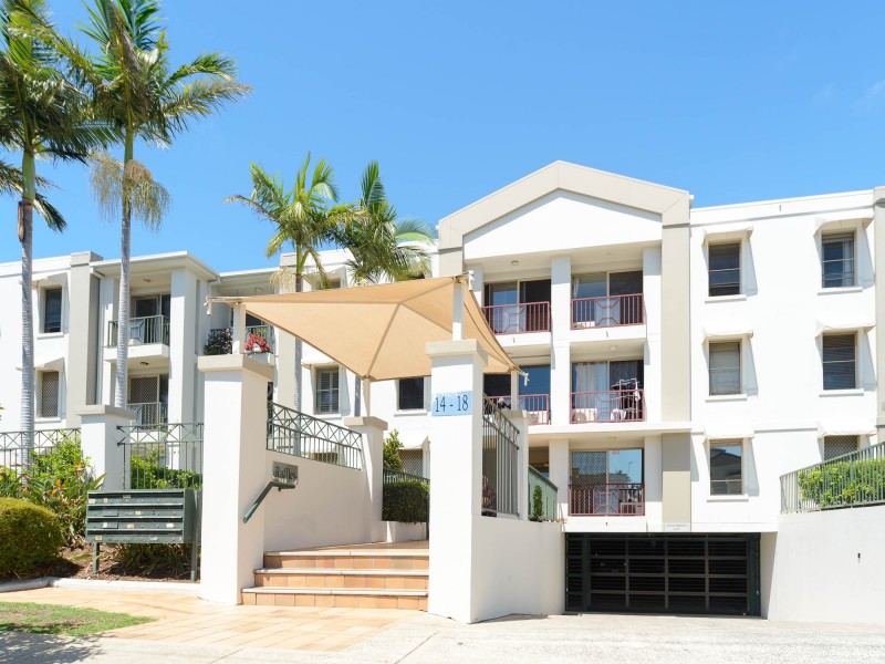 4/14 Jennifer Avenue, Runaway Bay QLD 4216
