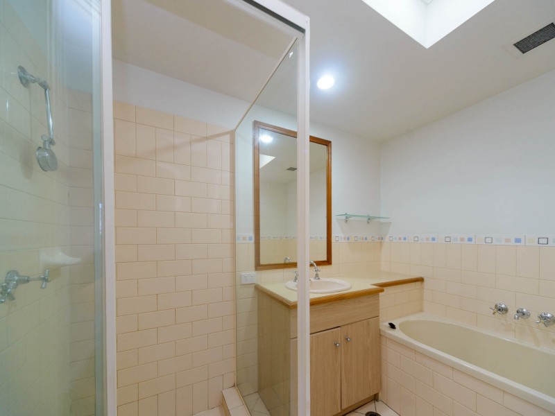 4/14 Jennifer Avenue, Runaway Bay QLD 4216