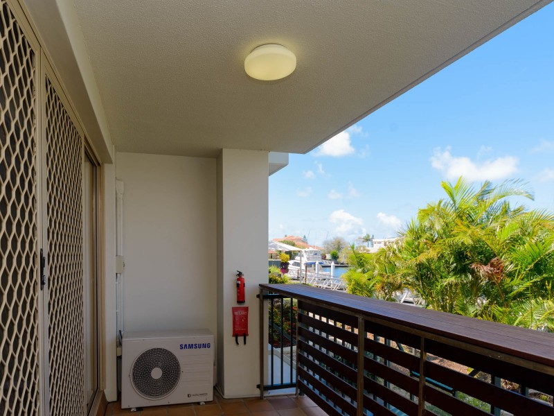 4/14 Jennifer Avenue, Runaway Bay QLD 4216