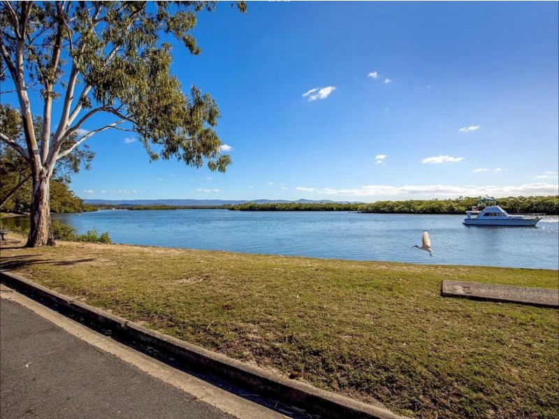 32 Turana Street, Coombabah QLD 4216