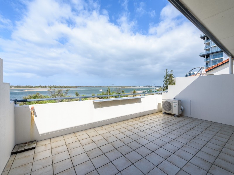 328/392 Marine Parade, Labrador QLD 4215