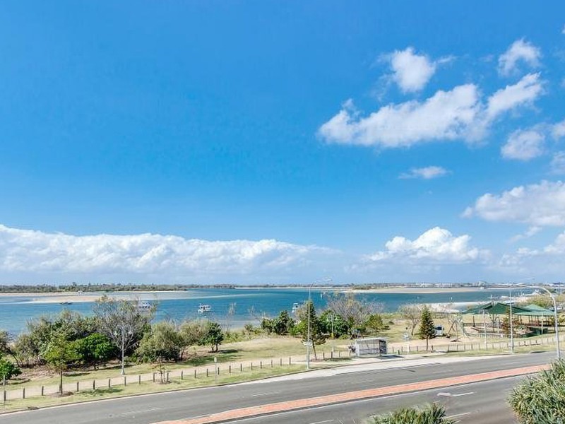 328/392 Marine Parade, Labrador QLD 4215