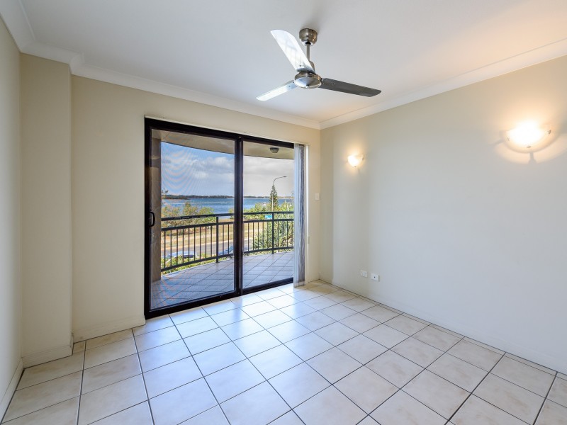 328/392 Marine Parade, Labrador QLD 4215