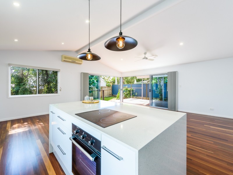 67 Kindra Avenue, Southport QLD 4215