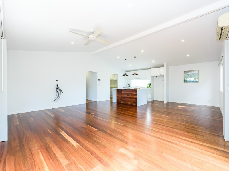 67 Kindra Avenue, Southport QLD 4215
