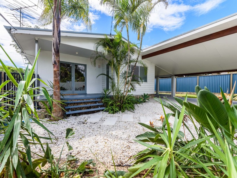 67 Kindra Avenue, Southport QLD 4215