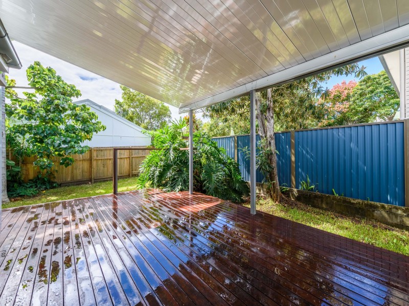 67 Kindra Avenue, Southport QLD 4215