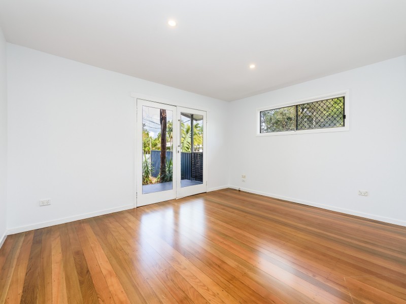 67 Kindra Avenue, Southport QLD 4215
