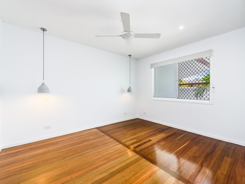 67 Kindra Avenue, Southport QLD 4215