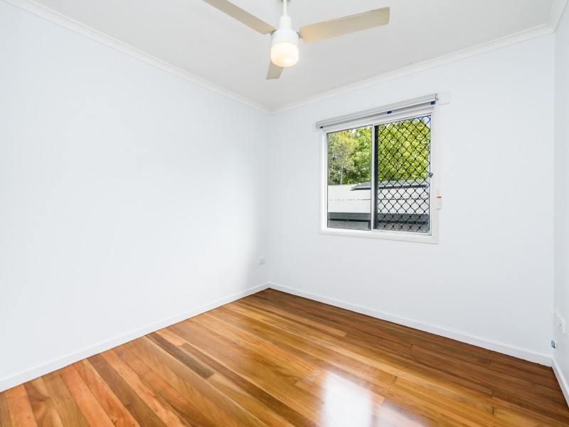 67 Kindra Avenue, Southport QLD 4215