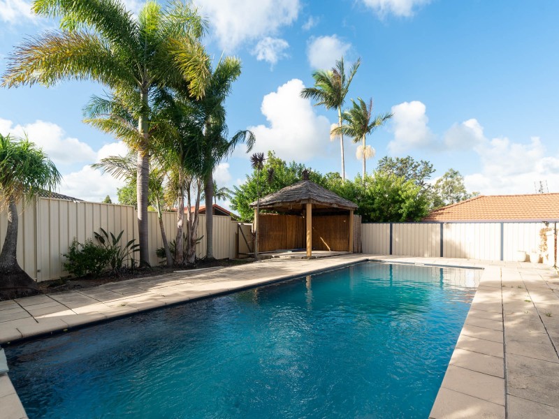 8 Ardlethan Court, Helensvale QLD 4212