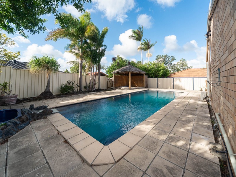8 Ardlethan Court, Helensvale QLD 4212