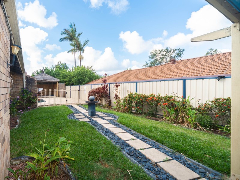 8 Ardlethan Court, Helensvale QLD 4212