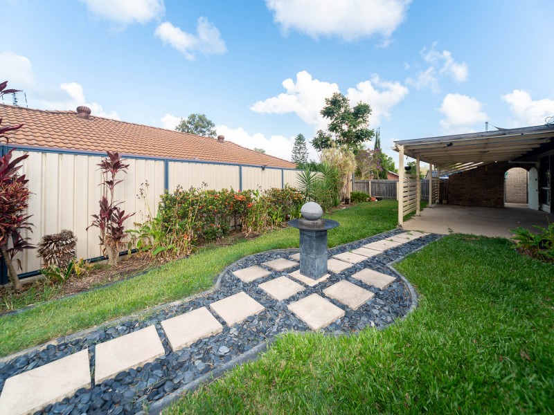 8 Ardlethan Court, Helensvale QLD 4212