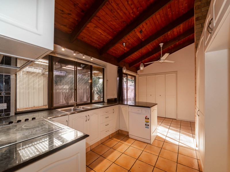 8 Ardlethan Court, Helensvale QLD 4212