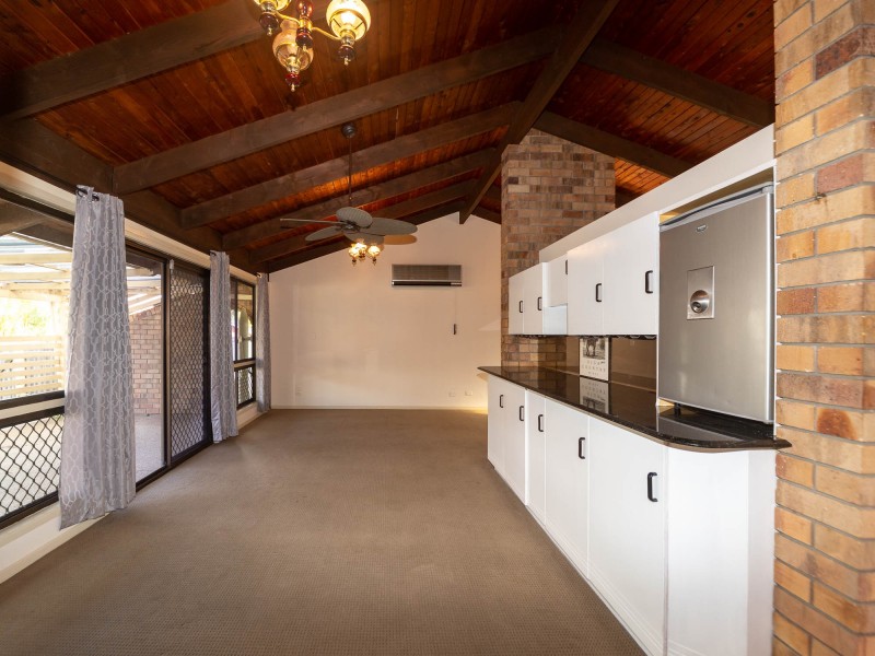 8 Ardlethan Court, Helensvale QLD 4212