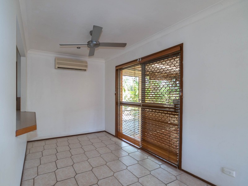 1/5 Davebill Court, Labrador QLD 4215