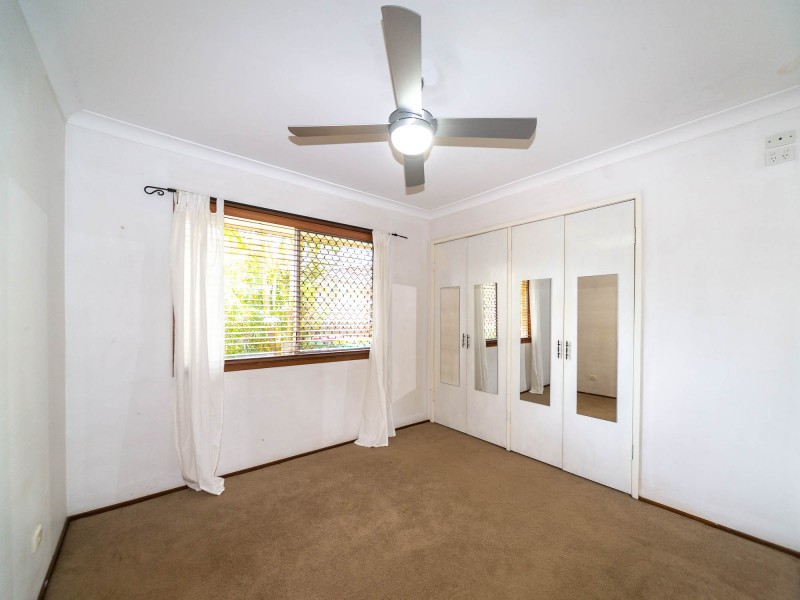1/5 Davebill Court, Labrador QLD 4215