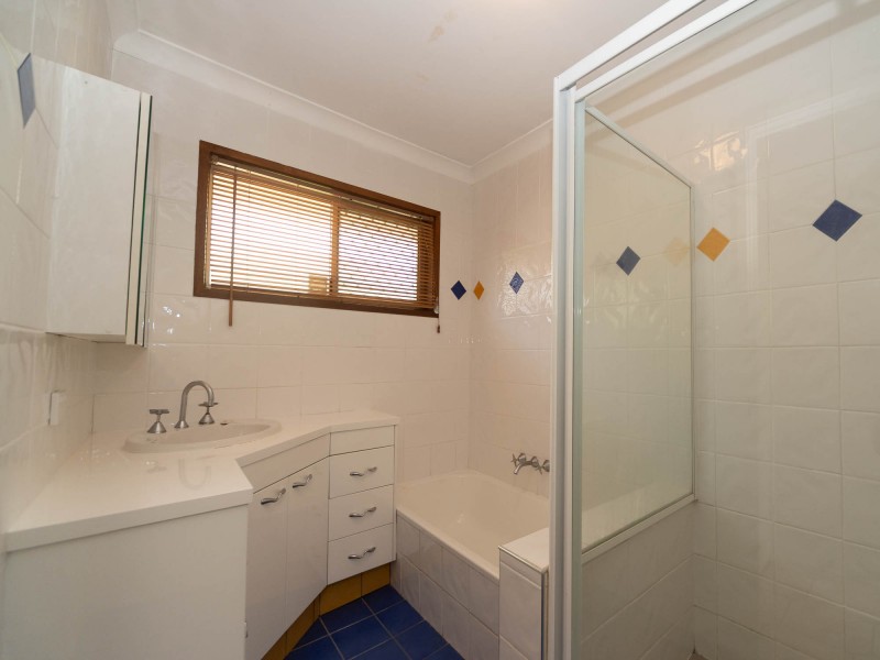 1/5 Davebill Court, Labrador QLD 4215