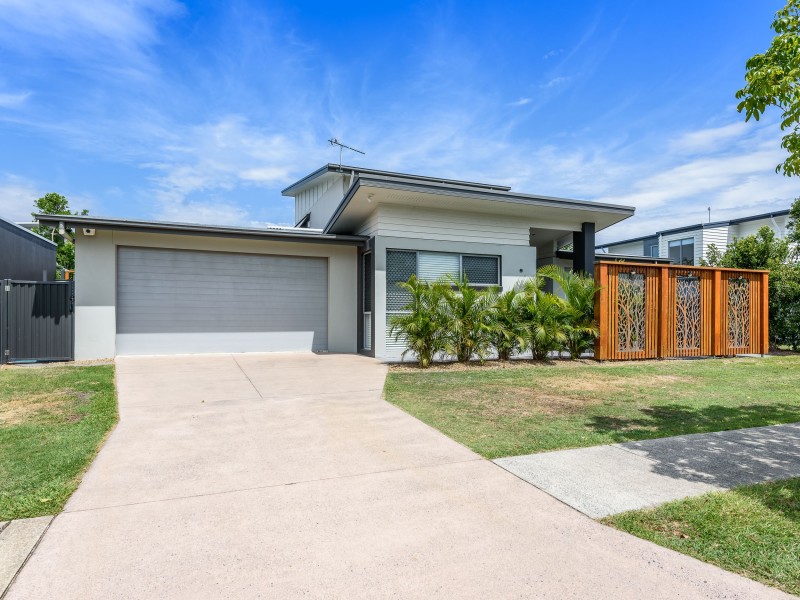 4 Osmium Lane, Hope Island QLD 4212