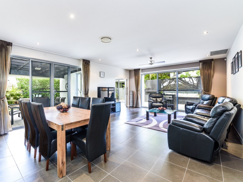 4 Osmium Lane, Hope Island QLD 4212