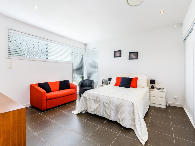 4 Osmium Lane, Hope Island QLD 4212