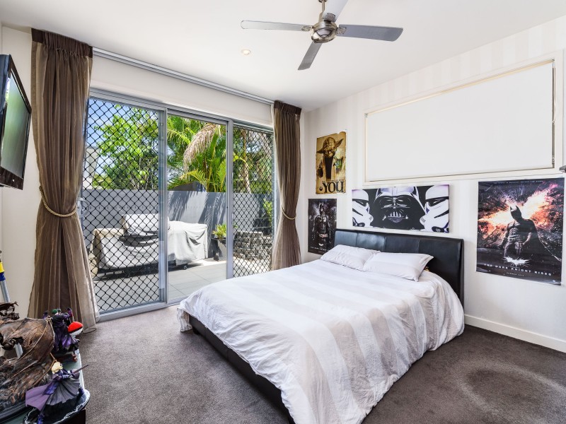 4 Osmium Lane, Hope Island QLD 4212