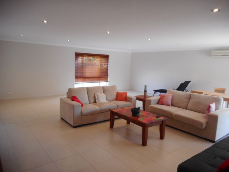 43 Inverness Way, Parkwood QLD 4214