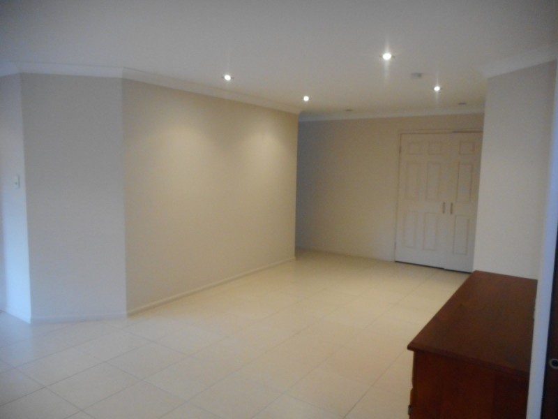 43 Inverness Way, Parkwood QLD 4214