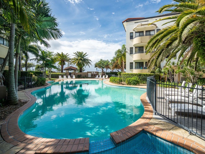 118/392 Marine Parade, Labrador QLD 4215