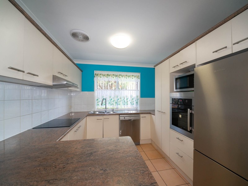 4 Daintree Drive, Parkwood QLD 4214