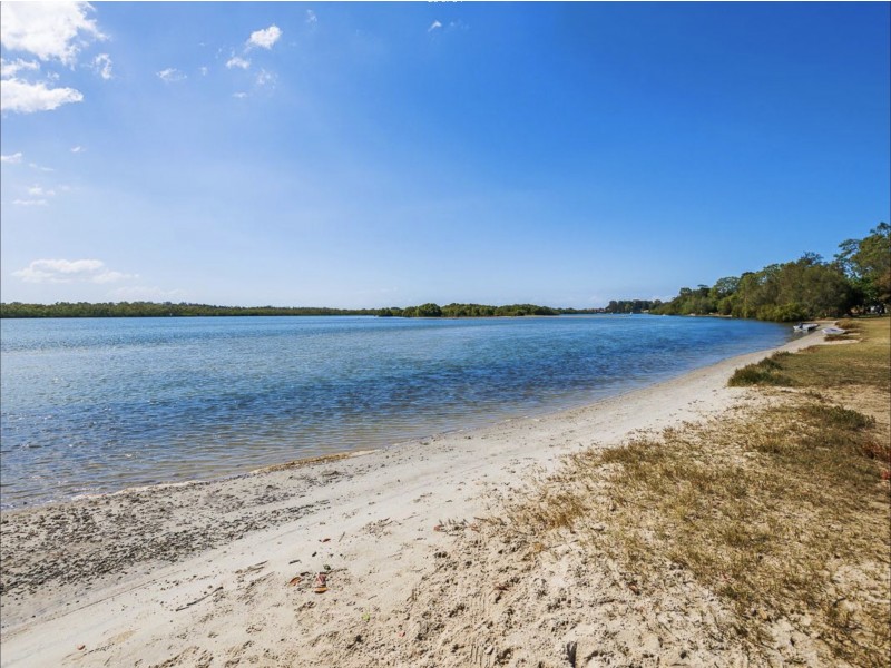 4 Zac Avenue, Coombabah QLD 4216