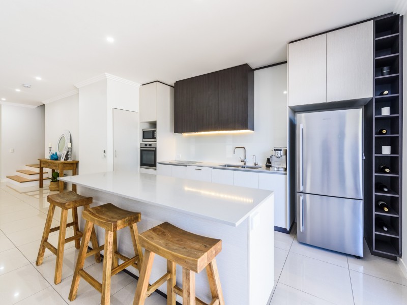 2/36 Scoter Avenue, Paradise Point QLD 4216