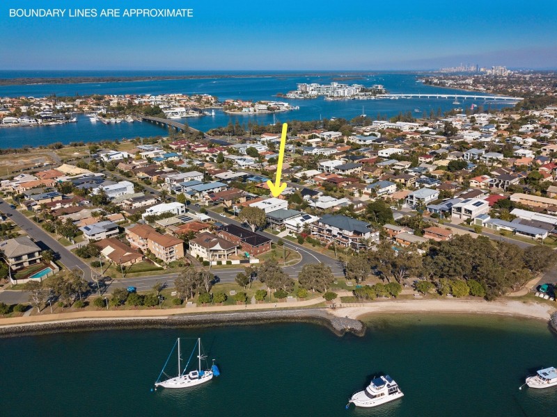 2/36 Scoter Avenue, Paradise Point QLD 4216